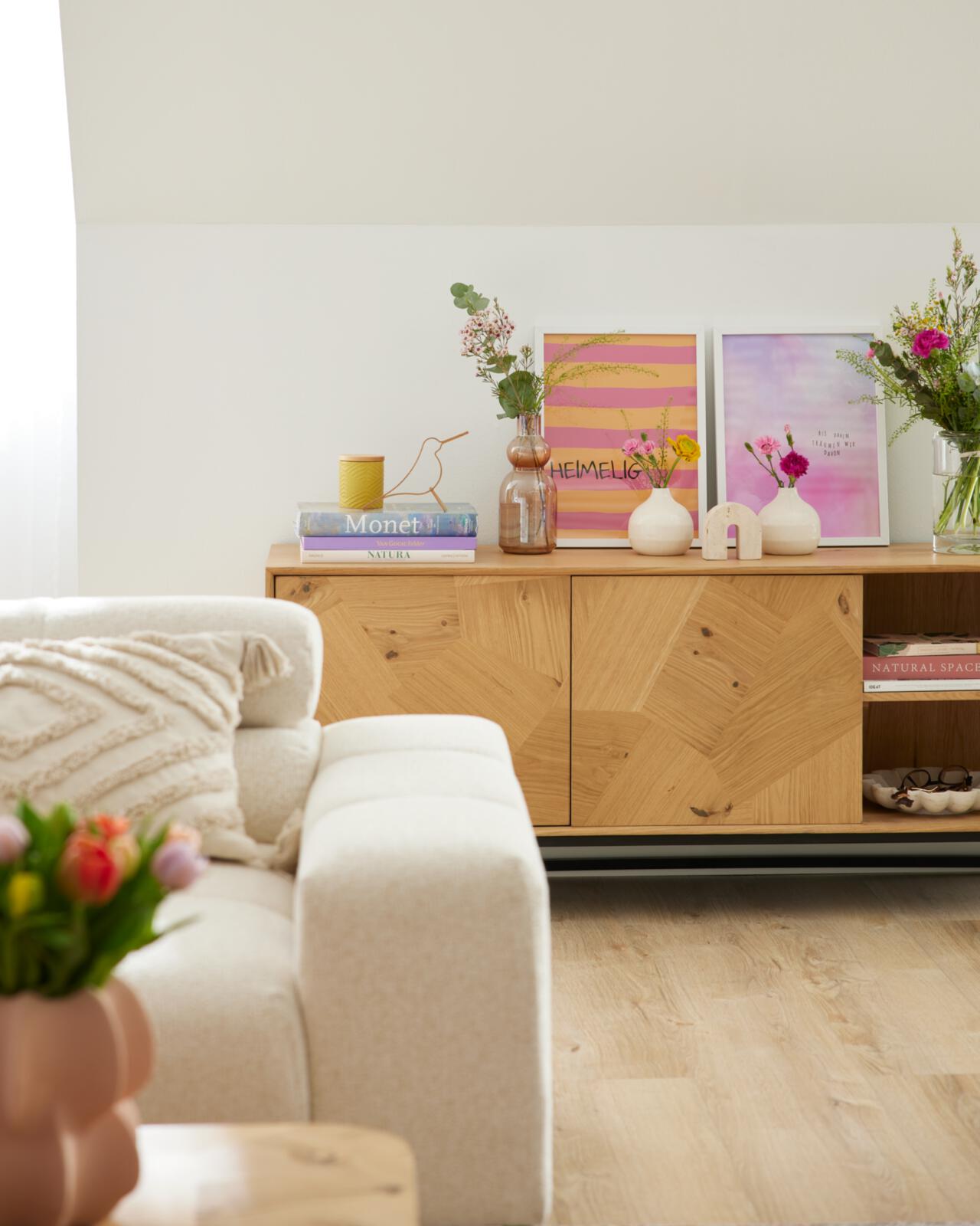 Roomio frühlinghafte Darstellung eines Sofas